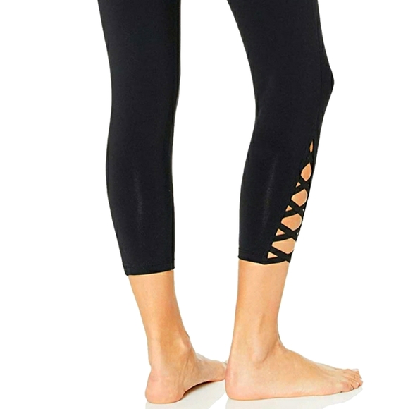 Yummie by Heather Thomson Other - "Yummie" Black Skimmer length leggings!